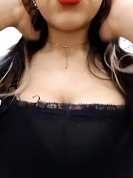 Snapshot of Princessa05 chatting on 04-25-26, 02:14 Princessa05 online show from 04-25-26, 02:14