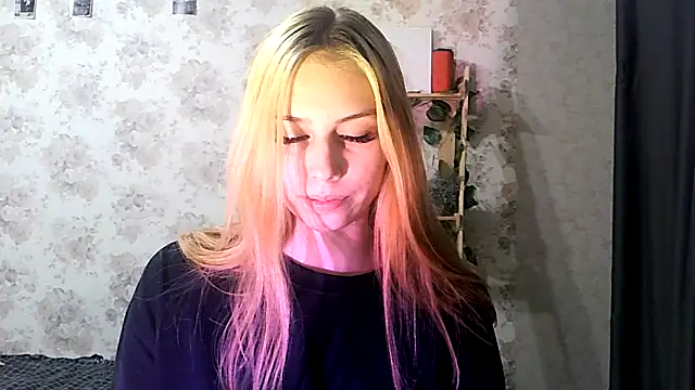 ClaireLaSweet online show from 10-20-25, 10:27