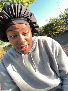 Snapshot of Tu_GataLinda chatting on 10-05-25, 12:25 Tu GataLinda online show from 10-05-25, 12:25