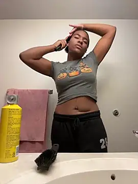 Snapshot of Tu_GataLinda chatting on 10-21-25, 01:23 Tu GataLinda online show from 10-21-25, 01:23