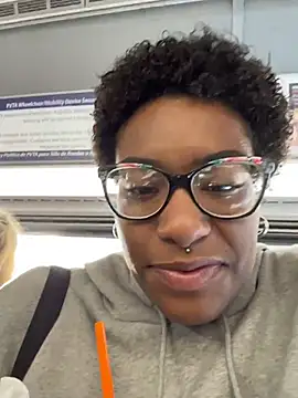 Snapshot of Tu_GataLinda chatting on 10-25-25, 03:40 Tu GataLinda online show from 10-25-25, 03:40