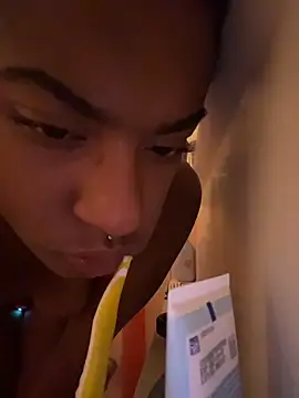 Snapshot of Tu_GataLinda chatting on 11-04-25, 05:17 Tu GataLinda online show from 11-04-25, 05:17