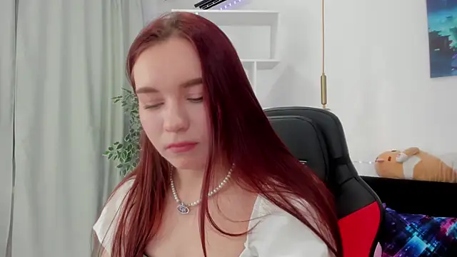 NoraHaynes online show from 10-20-25, 03:07