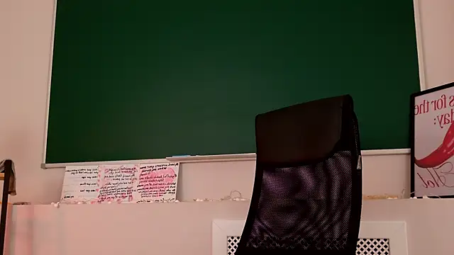 NoraHaynes online show from 05-02-26, 03:11