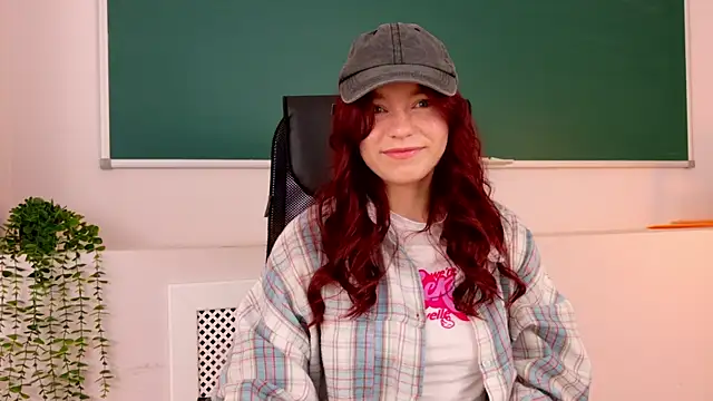 NoraHaynes online show from 06-19-26, 01:43