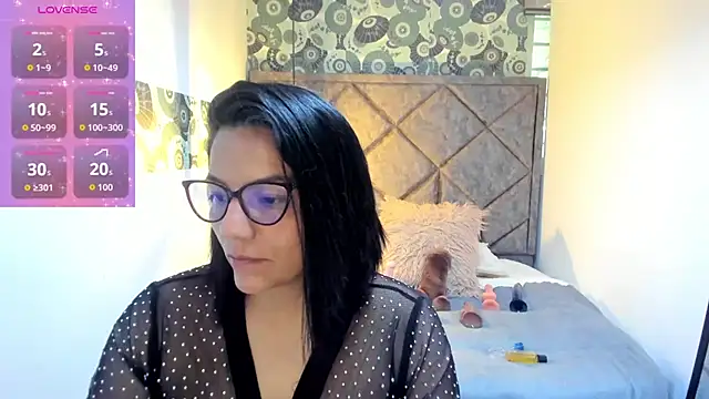 Snapshot of Megan_Milf__ chatting on 09-23-25, 12:30 Megan Milf online show from 09-23-25, 12:30