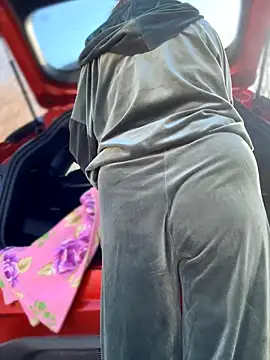 Snapshot of Milena-MilfaXXX chatting on 10-31-25, 06:03 Milena-MilfaXXX online show from 10-31-25, 06:03