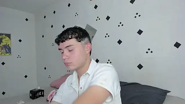 crushnier1 online show from 09-23-25, 06:11