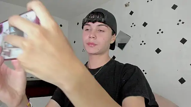 crushnier1 online show from 10-28-25, 05:59