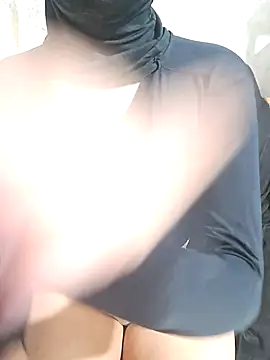 Snapshot of nataliazinha chatting on 10-15-25, 10:37 nataliazinha online show from 10-15-25, 10:37