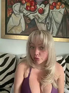 misstitmouseofficial online show from 03-19-26, 01:04