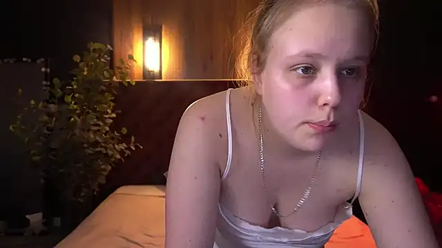 CrystallPaws online show from 05-07-26, 05:35