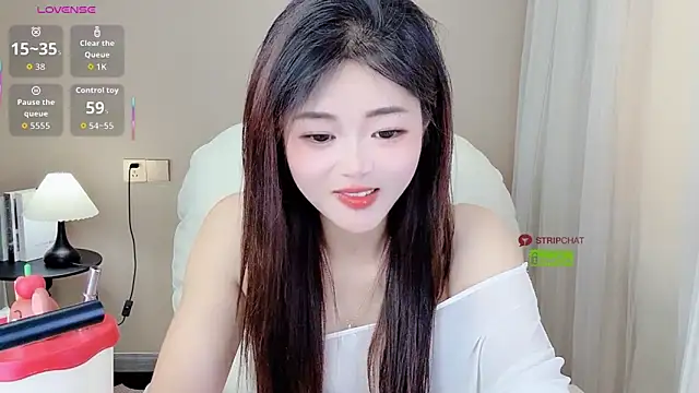 Snapshot of CeeKie chatting on 09-17-25, 03:30 CeeKie online show from 09-17-25, 03:30