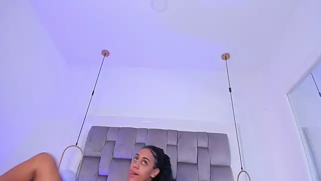 Snapshot of OnlyGia chatting on 04-09-26, 03:39 OnlyGia online show from 04-09-26, 03:39