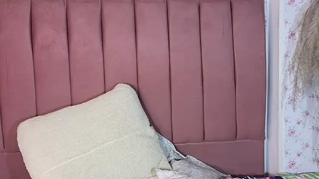 Snapshot of Hela_Collins chatting on 09-28-25, 03:56 Hela Collins online show from 09-28-25, 03:56