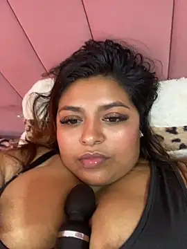 Snapshot of Hela_Collins chatting on 10-19-25, 11:22 Hela Collins online show from 10-19-25, 11:22