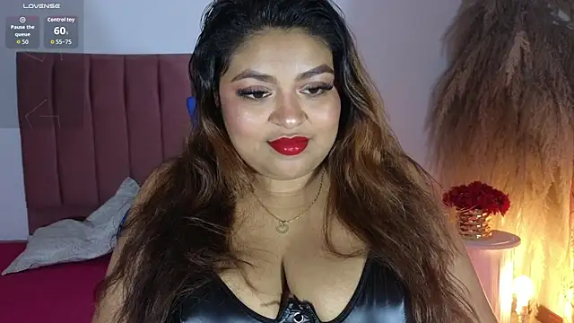 Snapshot of Hela_Collins chatting on 10-20-25, 11:16 Hela Collins online show from 10-20-25, 11:16