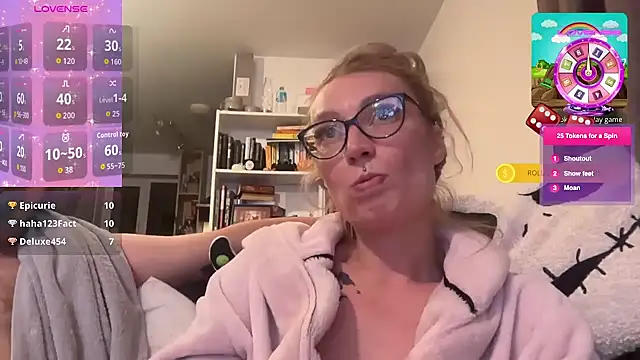 Snapshot of harleyblair chatting on 10-22-25, 10:20 harleyblair online show from 10-22-25, 10:20