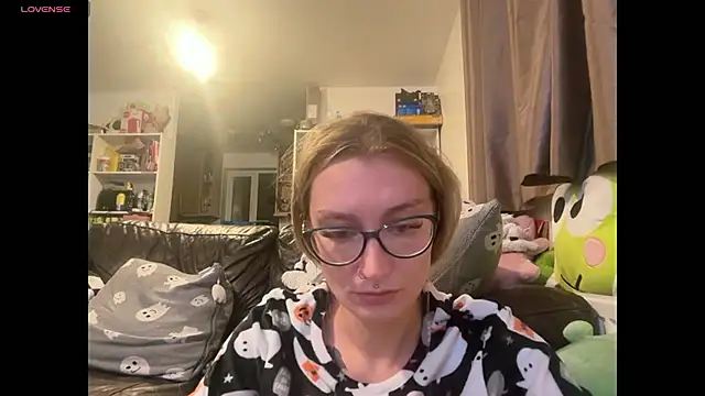 Snapshot of harleyblair chatting on 10-30-25, 11:16 harleyblair online show from 10-30-25, 11:16