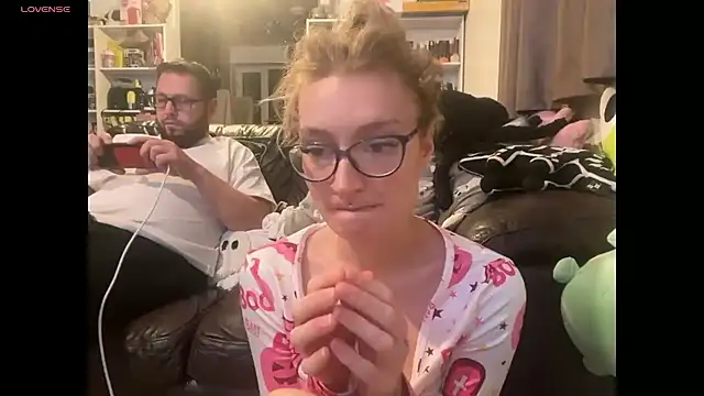 Snapshot of harleyblair chatting on 11-04-25, 11:04 harleyblair online show from 11-04-25, 11:04