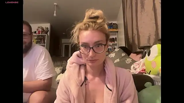 Snapshot of harleyblair chatting on 11-06-25, 11:26 harleyblair online show from 11-06-25, 11:26