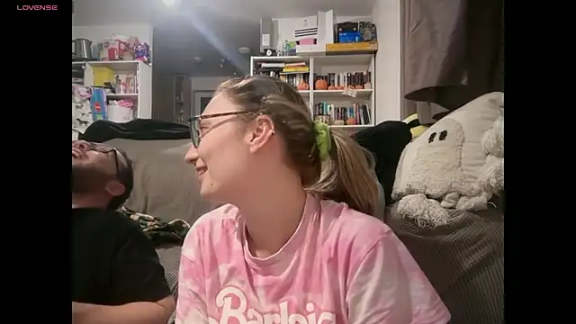 Snapshot of harleyblair chatting on 03-31-26, 10:10 harleyblair online show from 03-31-26, 10:10