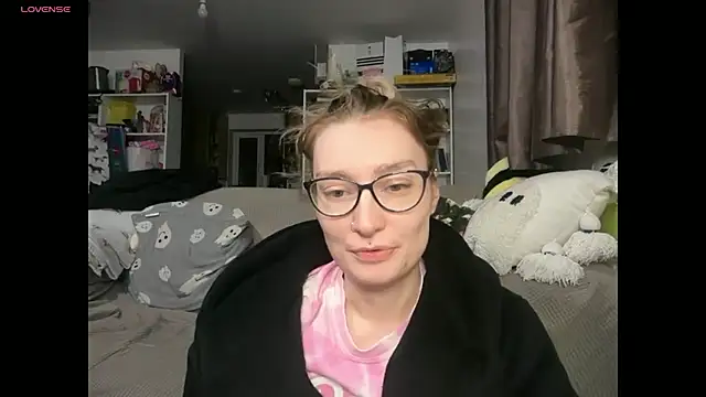 Snapshot of harleyblair chatting on 04-01-26, 10:07 harleyblair online show from 04-01-26, 10:07