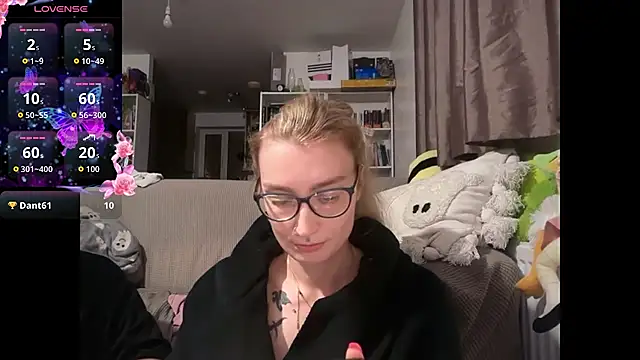 Snapshot of harleyblair chatting on 04-30-26, 10:14 harleyblair online show from 04-30-26, 10:14