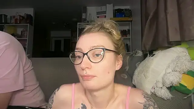 Snapshot of harleyblair chatting on 05-19-26, 10:05 harleyblair online show from 05-19-26, 10:05
