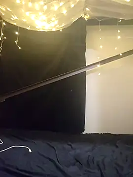 VeiledMuse online show from 11-18-25, 02:17