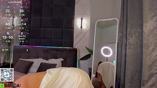 Snapshot of MalvinaDream chatting on 10-20-25, 01:17 MalvinaDream online show from 10-20-25, 01:17