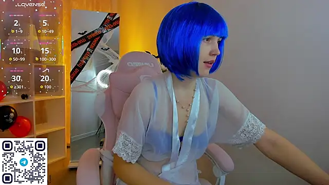 Snapshot of MalvinaDream chatting on 10-27-25, 01:20 MalvinaDream online show from 10-27-25, 01:20