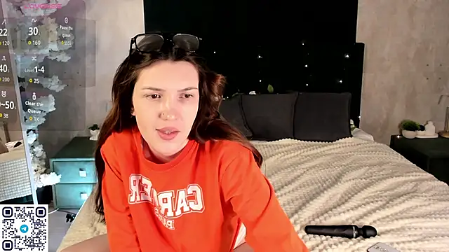 Snapshot of MalvinaDream chatting on 02-12-26, 01:22 MalvinaDream online show from 02-12-26, 01:22