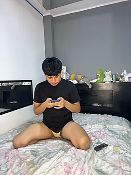 Kailertwink online show from 11-12-25, 04:46