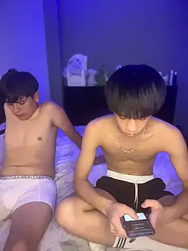 Kailertwink online show from 02-24-26, 04:43