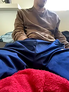 Snapshot of greggts chatting on 11-06-25, 09:54 greggts online show from 11-06-25, 09:54