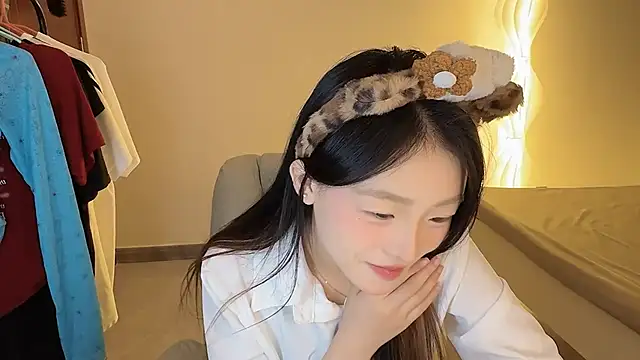 Robin-o3 online show from 09-24-25, 03:37