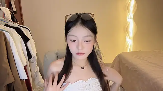 Robin-o3 online show from 11-28-25, 03:36