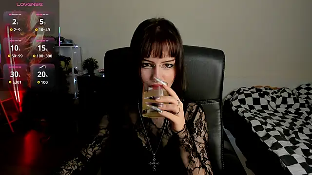 LiyaLuna online show from 12-19-25, 01:07