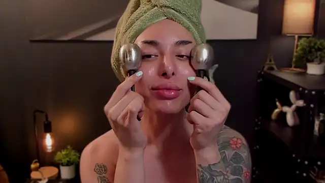 Snapshot of LUNACOCKSLAYER chatting on 09-25-25, 08:45 LUNACOCKSLAYER online show from 09-25-25, 08:45