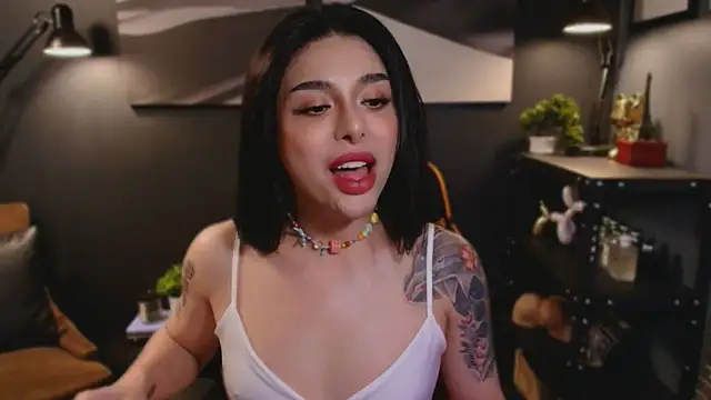 Snapshot of LUNACOCKSLAYER chatting on 10-11-25, 07:45 LUNACOCKSLAYER online show from 10-11-25, 07:45