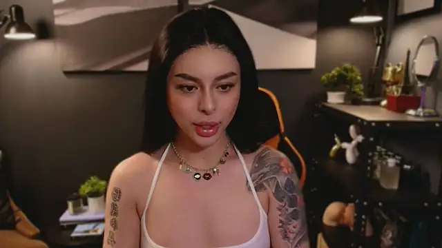 Snapshot of LUNACOCKSLAYER chatting on 10-14-25, 02:34 LUNACOCKSLAYER online show from 10-14-25, 02:34