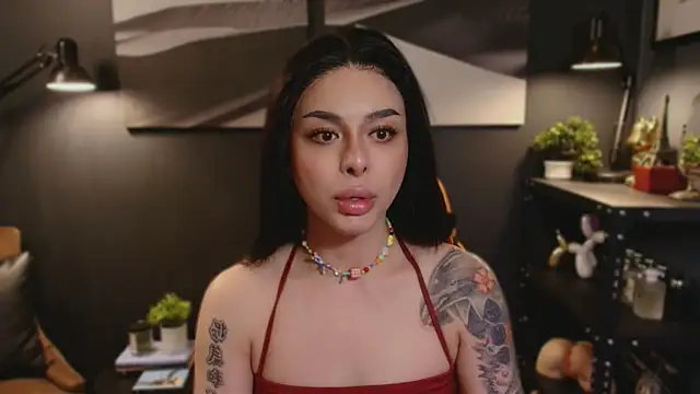 Snapshot of LUNACOCKSLAYER chatting on 10-15-25, 11:38 LUNACOCKSLAYER online show from 10-15-25, 11:38