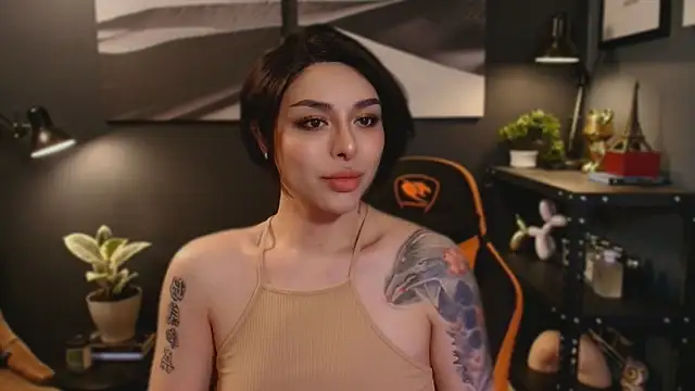 Snapshot of LUNACOCKSLAYER chatting on 10-18-25, 03:42 LUNACOCKSLAYER online show from 10-18-25, 03:42