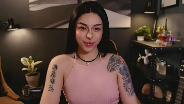 Snapshot of LUNACOCKSLAYER chatting on 10-19-25, 12:44 LUNACOCKSLAYER online show from 10-19-25, 12:44