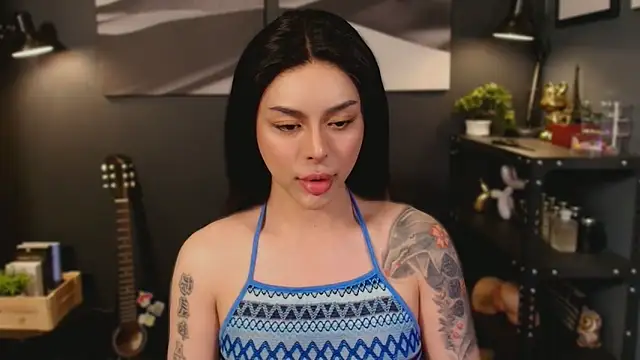 Snapshot of LUNACOCKSLAYER chatting on 10-20-25, 01:39 LUNACOCKSLAYER online show from 10-20-25, 01:39