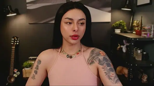 Snapshot of LUNACOCKSLAYER chatting on 10-21-25, 01:12 LUNACOCKSLAYER online show from 10-21-25, 01:12