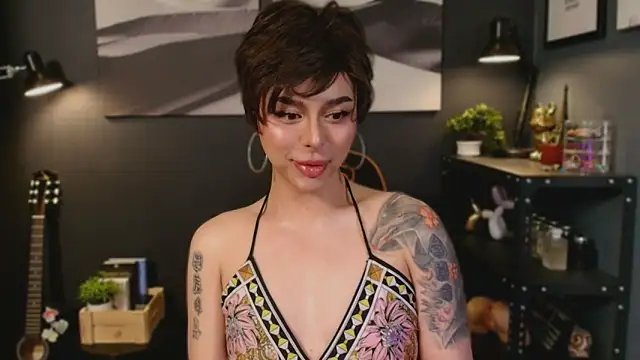 Snapshot of LUNACOCKSLAYER chatting on 10-23-25, 11:35 LUNACOCKSLAYER online show from 10-23-25, 11:35