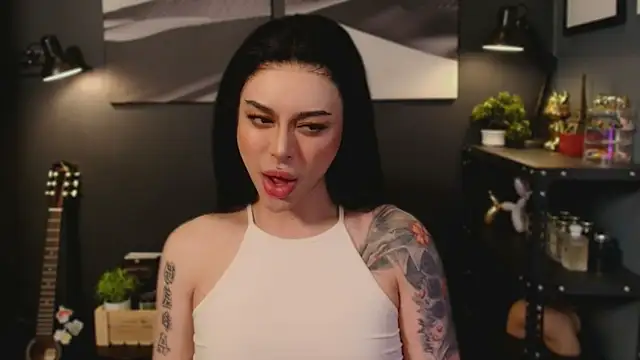 Snapshot of LUNACOCKSLAYER chatting on 10-28-25, 08:00 LUNACOCKSLAYER online show from 10-28-25, 08:00