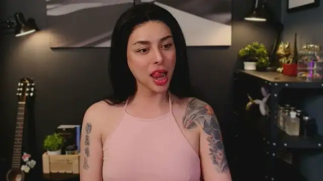 Snapshot of LUNACOCKSLAYER chatting on 10-29-25, 11:12 LUNACOCKSLAYER online show from 10-29-25, 11:12